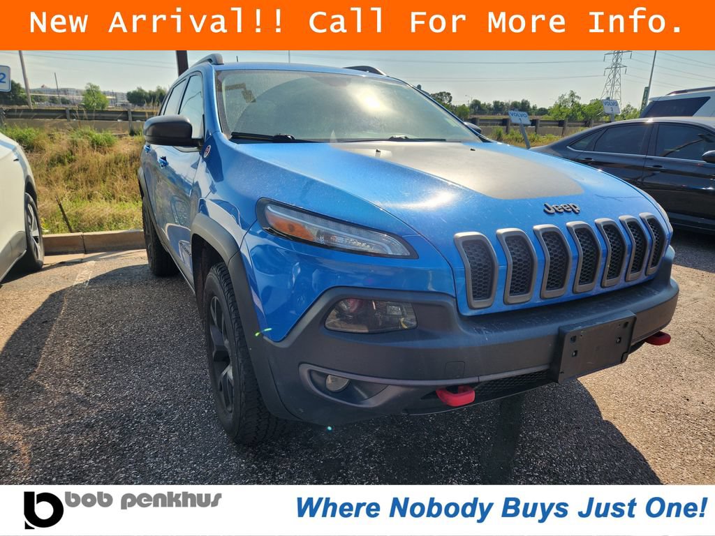 Used 2017 Jeep Cherokee Trailhawk w/ Comfort/Convenience Group AWD/4WD image 1