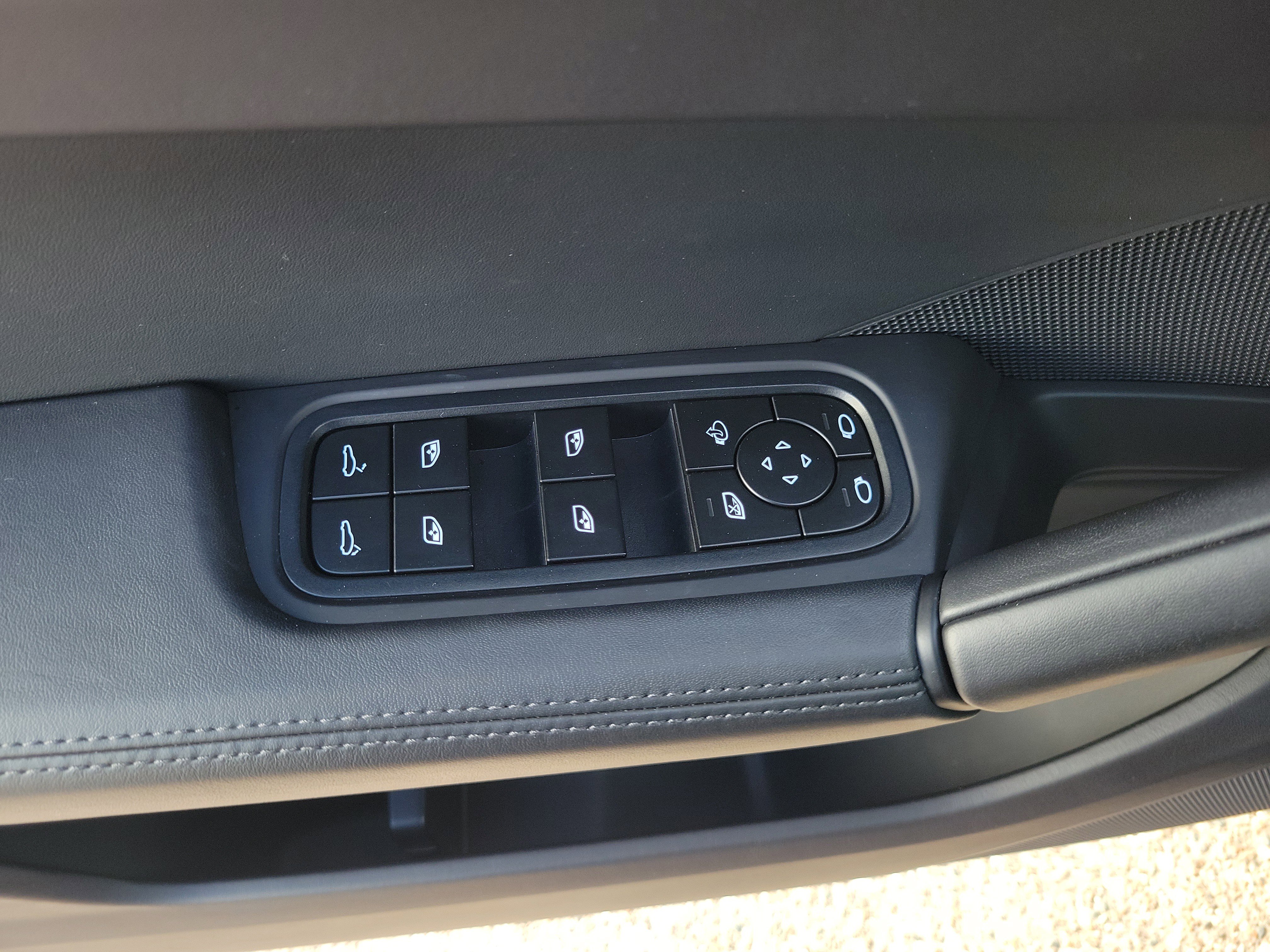 Used 2024 Porsche Cayenne S image 15