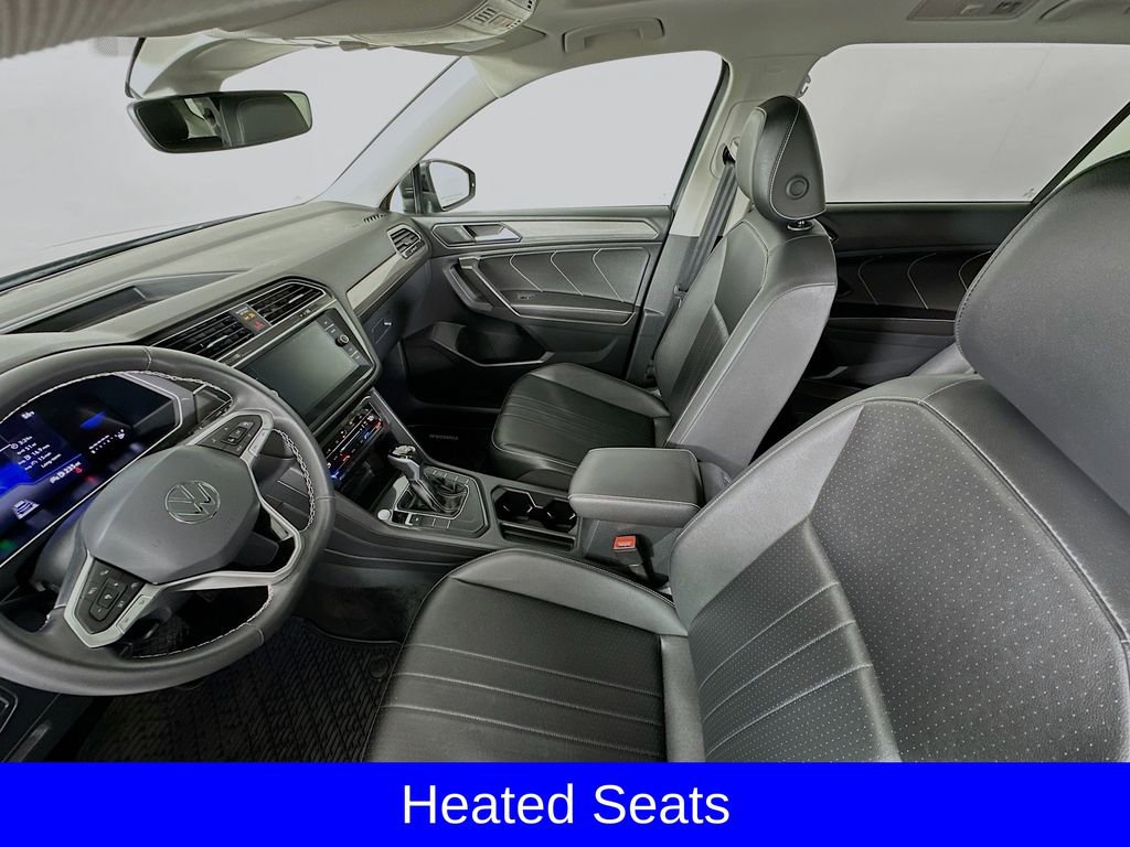 Used 2024 Volkswagen Tiguan SE w/ Panoramic Sunroof Package image 8