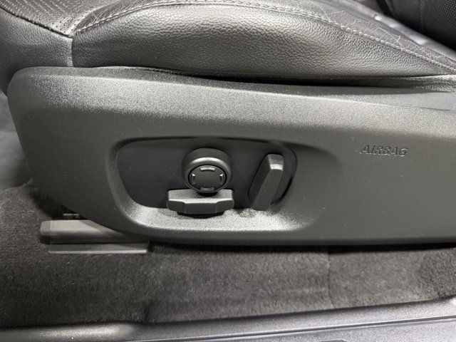 Used 2019 Land Rover Range Rover Evoque SE Dynamic image 24