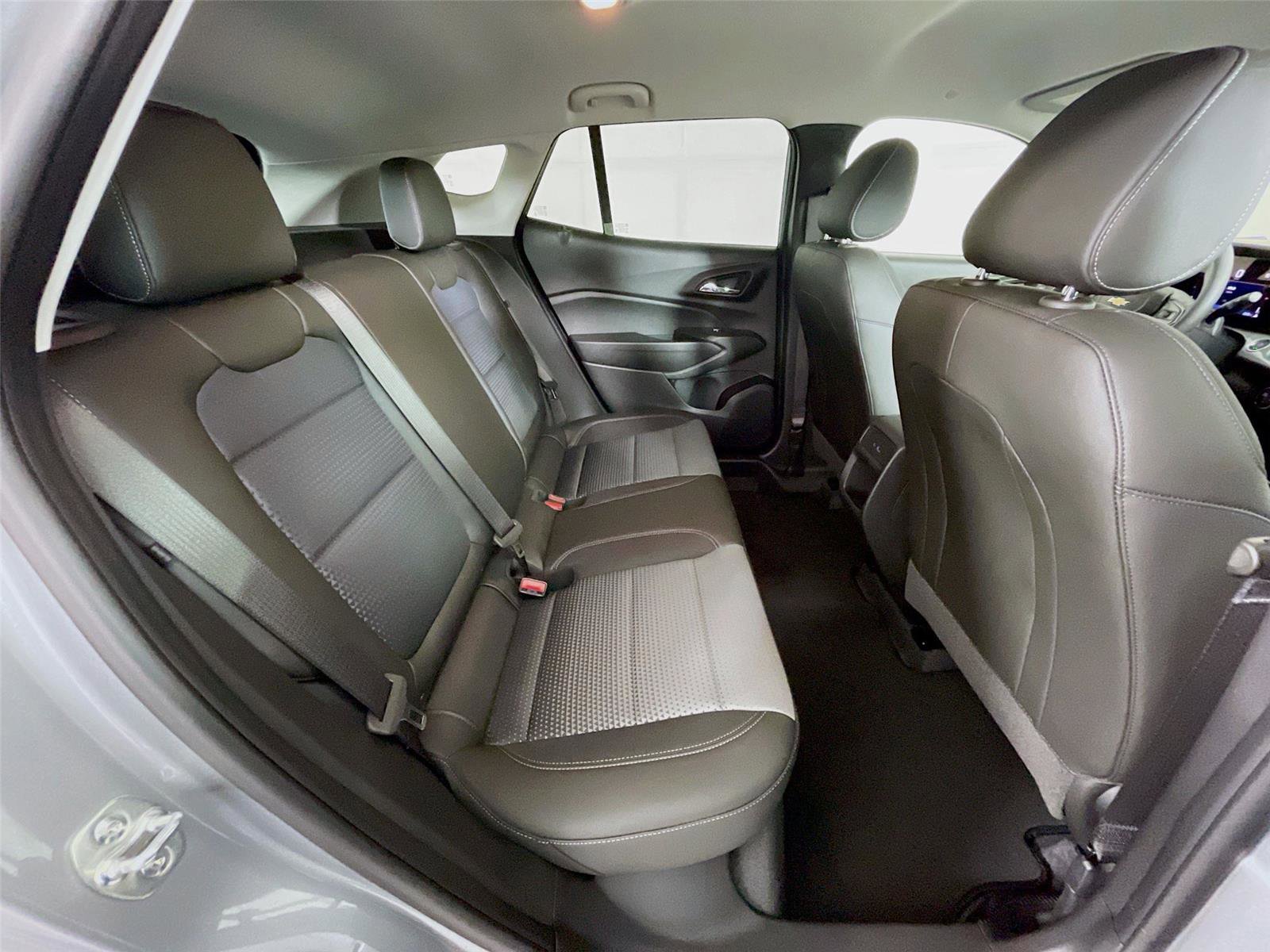 Used 2026 Chevrolet Trax LT image 27