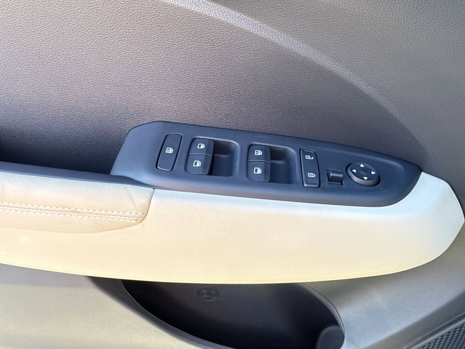 New 2026 Hyundai Venue SEL FWD image 14