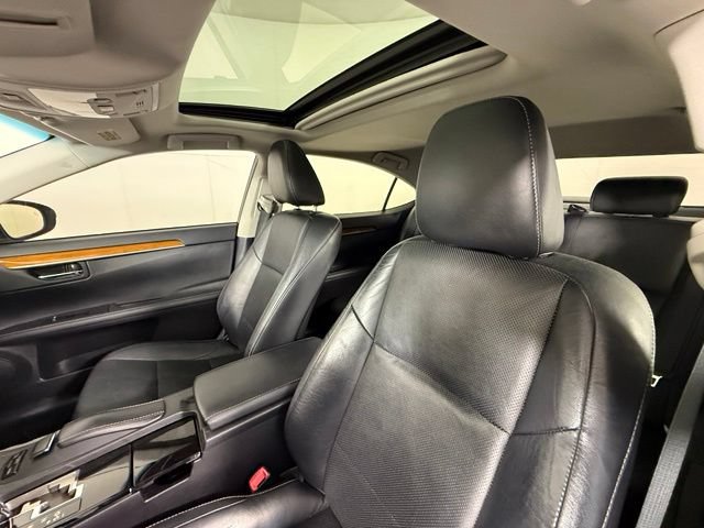Used 2013 Lexus ES 300h w/ Luxury Pkg FWD image 15