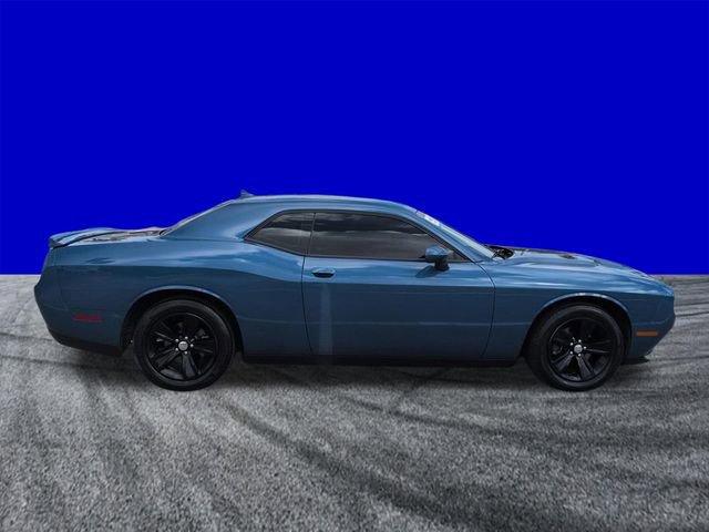 Used 2020 Dodge Challenger SXT w/ Driver Convenience Group image 3