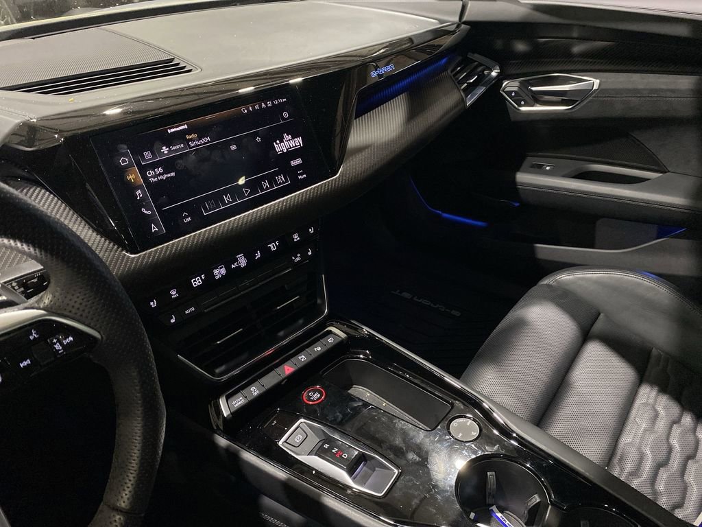 Used 2022 Audi e-tron GT Prestige image 7