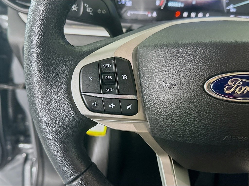 Used 2023 Ford Explorer XLT image 25