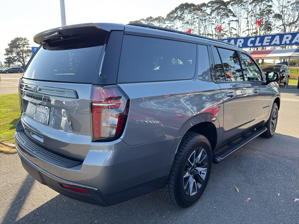 Used 2021 Chevrolet Suburban Z71 w/ Luxury Package AWD/4WD image 6
