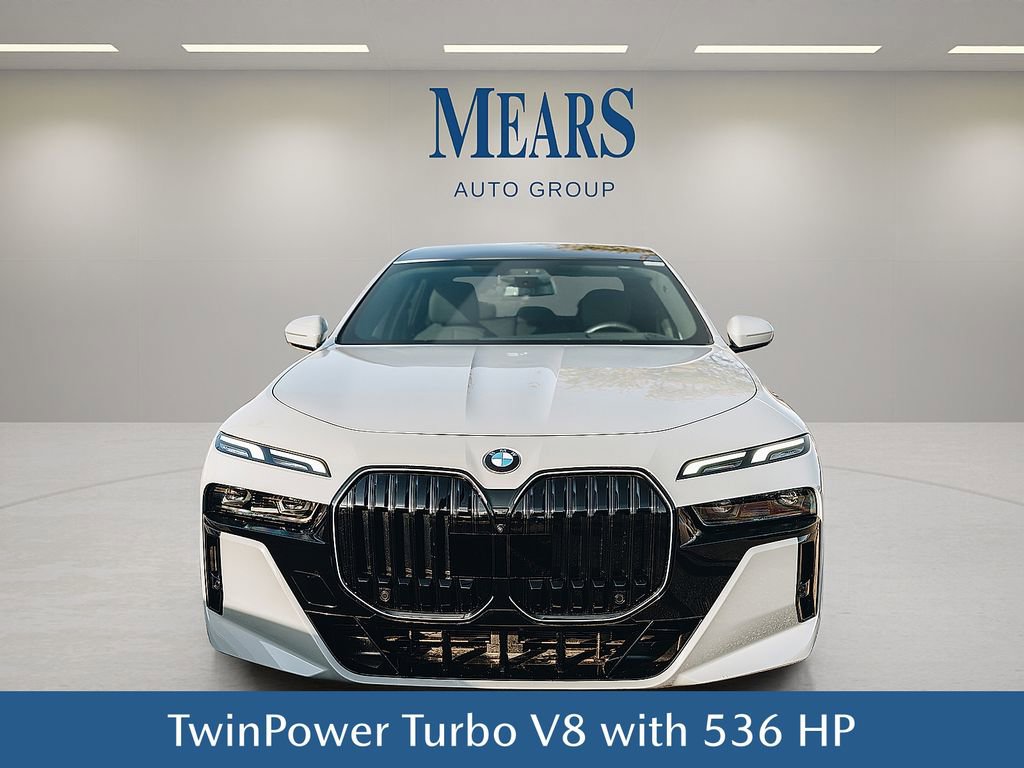 Used 2025 BMW 760i xDrive w/ Executive Package image 2