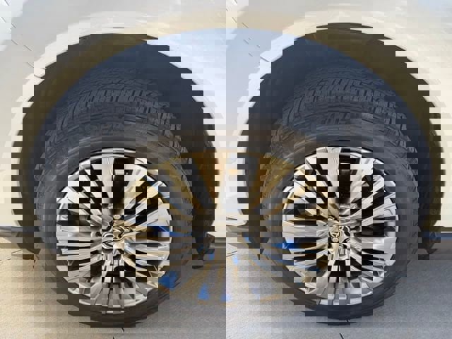 Used 2023 Toyota Venza Limited AWD/4WD image 33