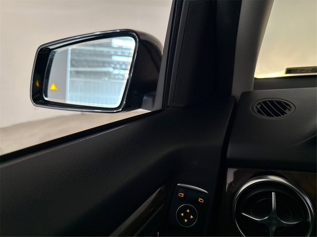 Used 2015 Mercedes-Benz GLK 350 2WD image 24