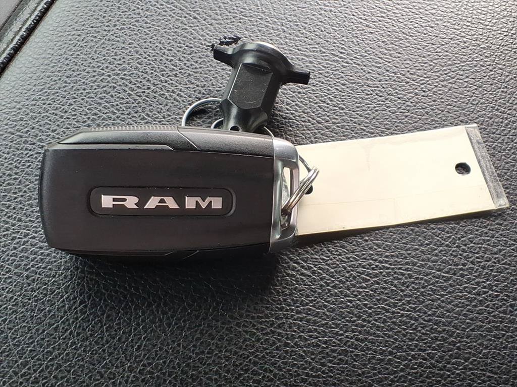 Used 2024 RAM 3500 Big Horn AWD/4WD image 15