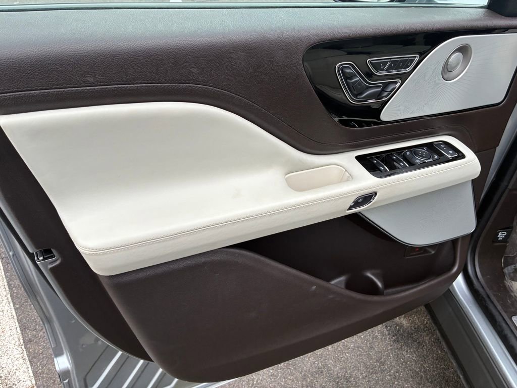 Used 2024 Lincoln Aviator Black Label image 11