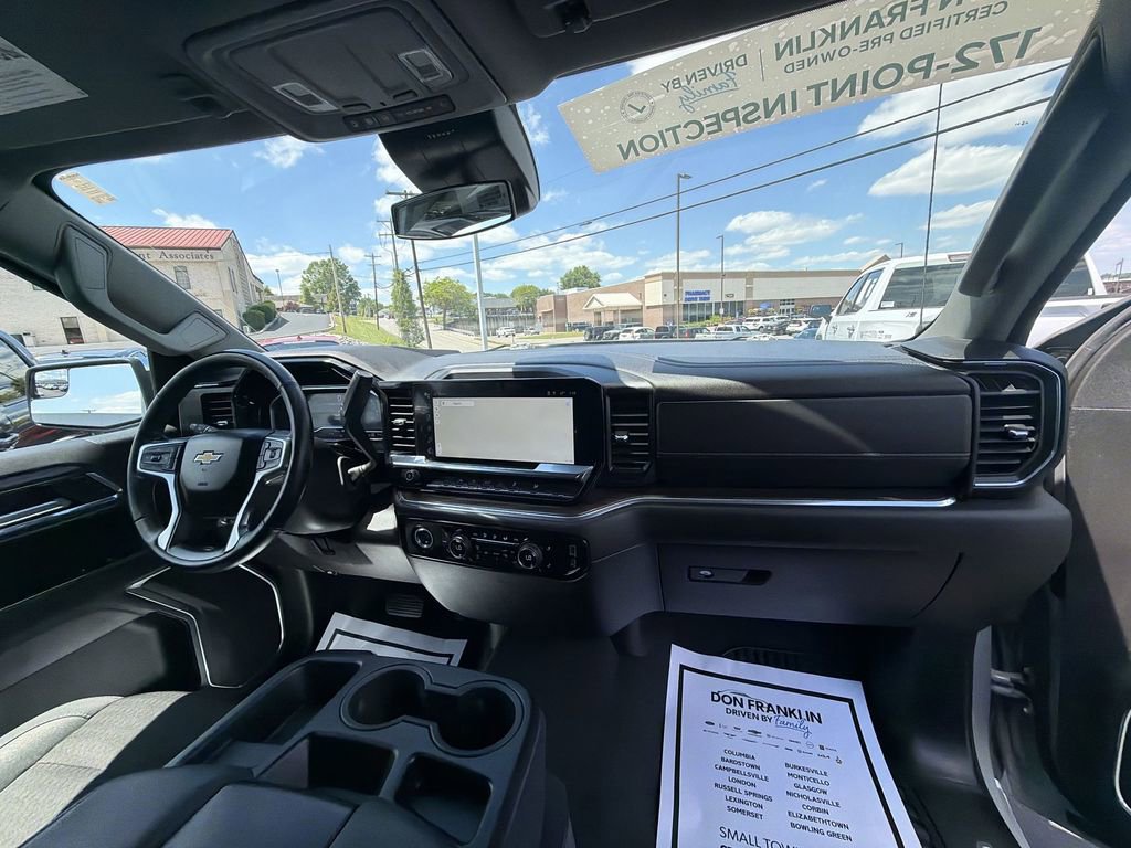 Used 2024 Chevrolet Silverado 1500 LT AWD/4WD image 10