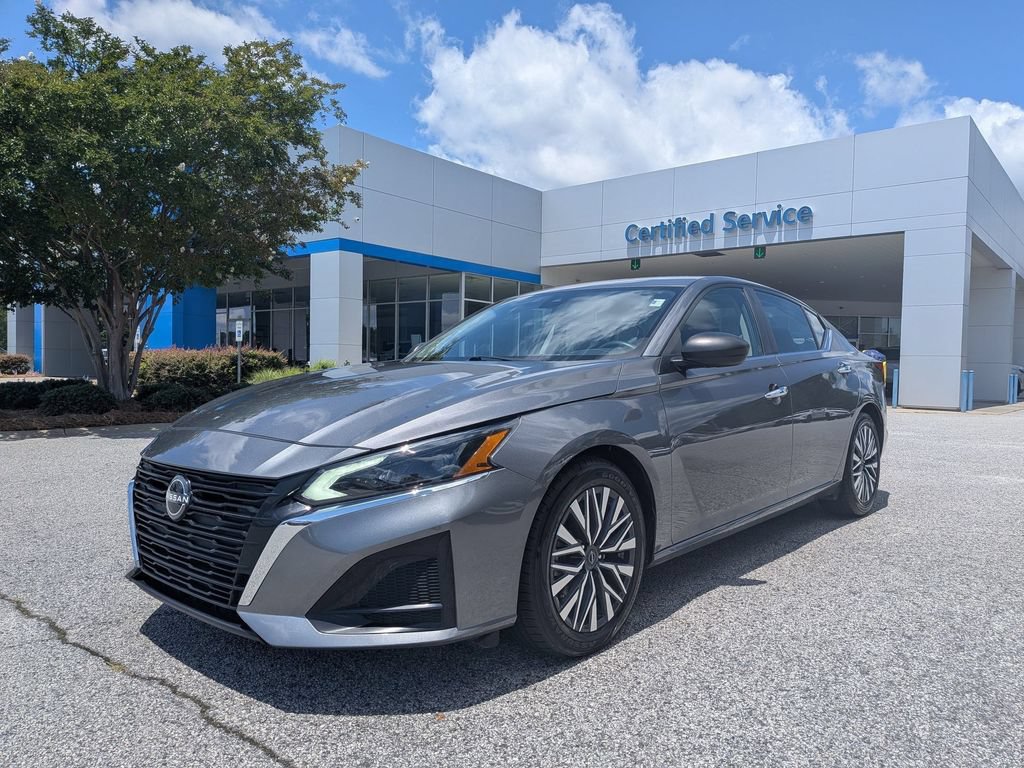 Used 2024 Nissan Altima 2.5 SV FWD image 4
