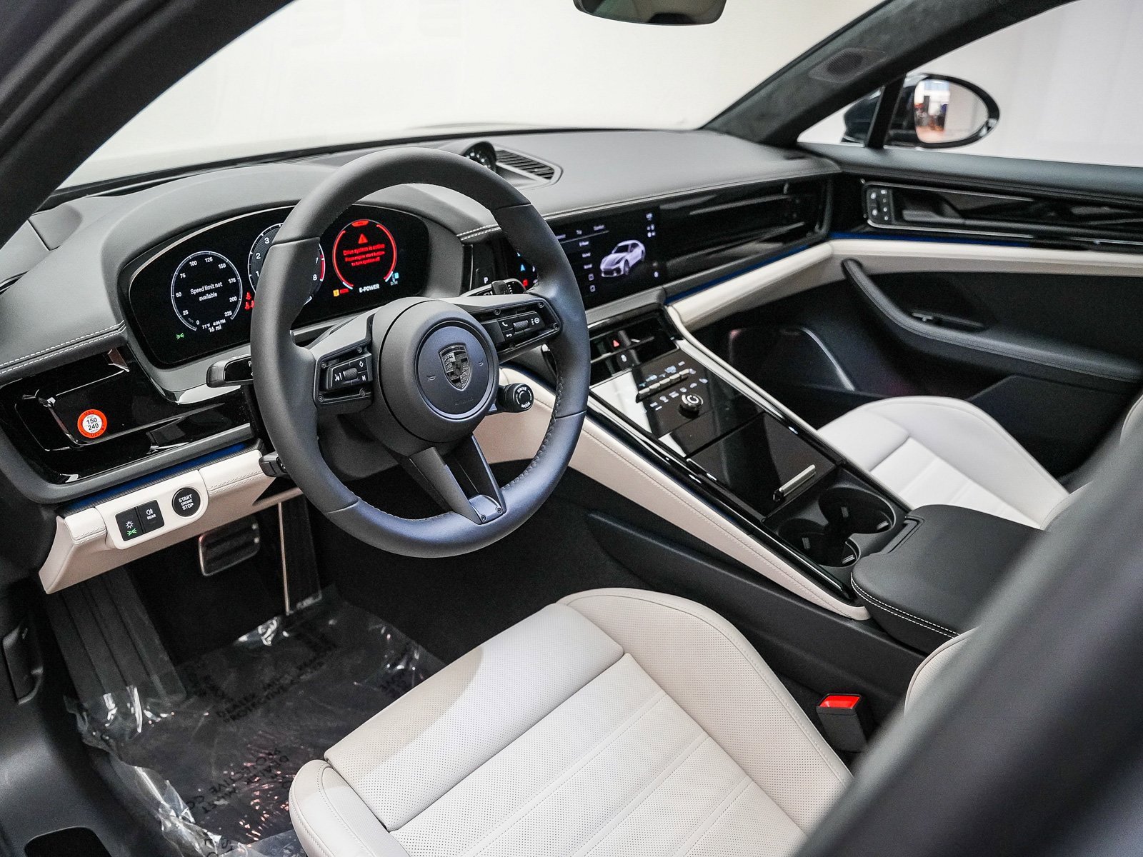 Certified 2025 Porsche Panamera Turbo image 4