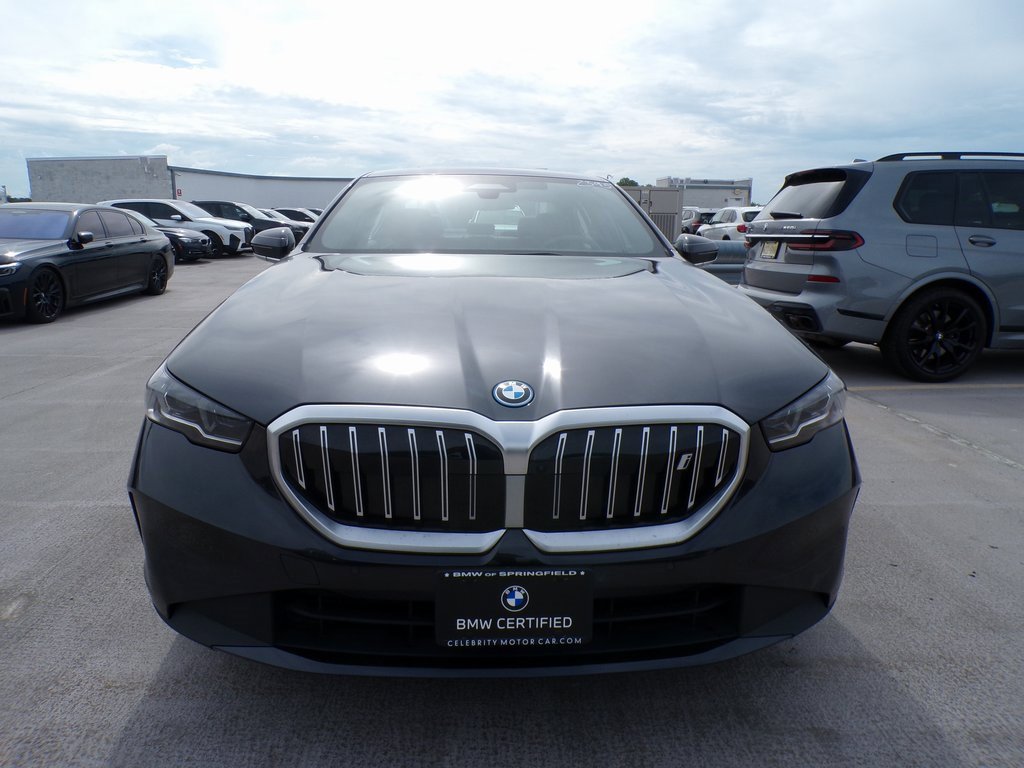 Certified 2025 BMW i5 xDrive40 w/ M Sport Package image 3