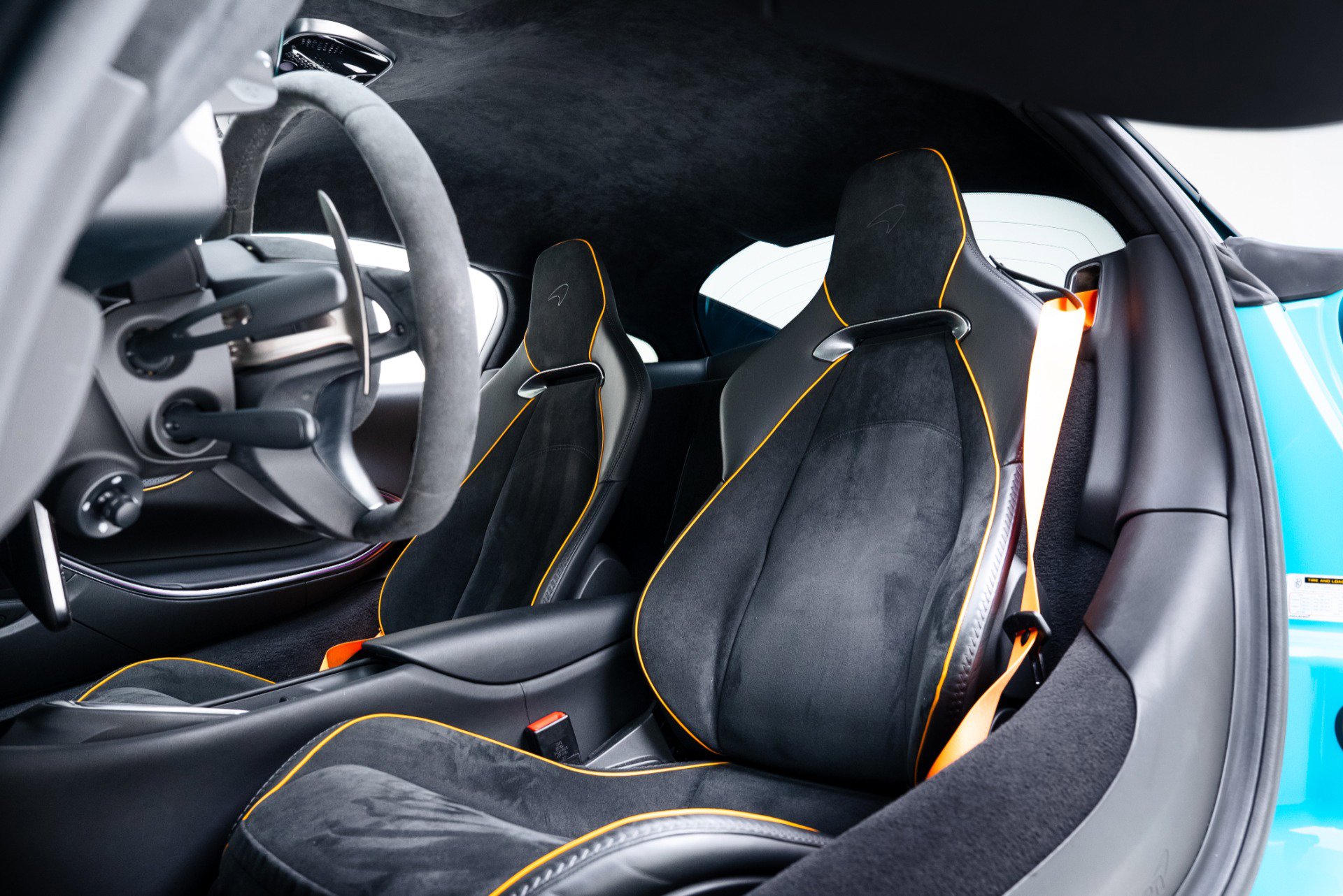 Used 2023 McLaren Artura image 31