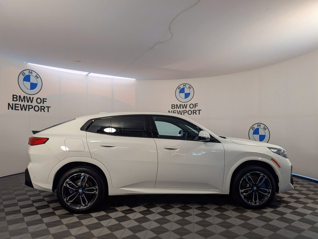 New 2025 BMW X2 xDrive28i w/ M Sport Package image 5