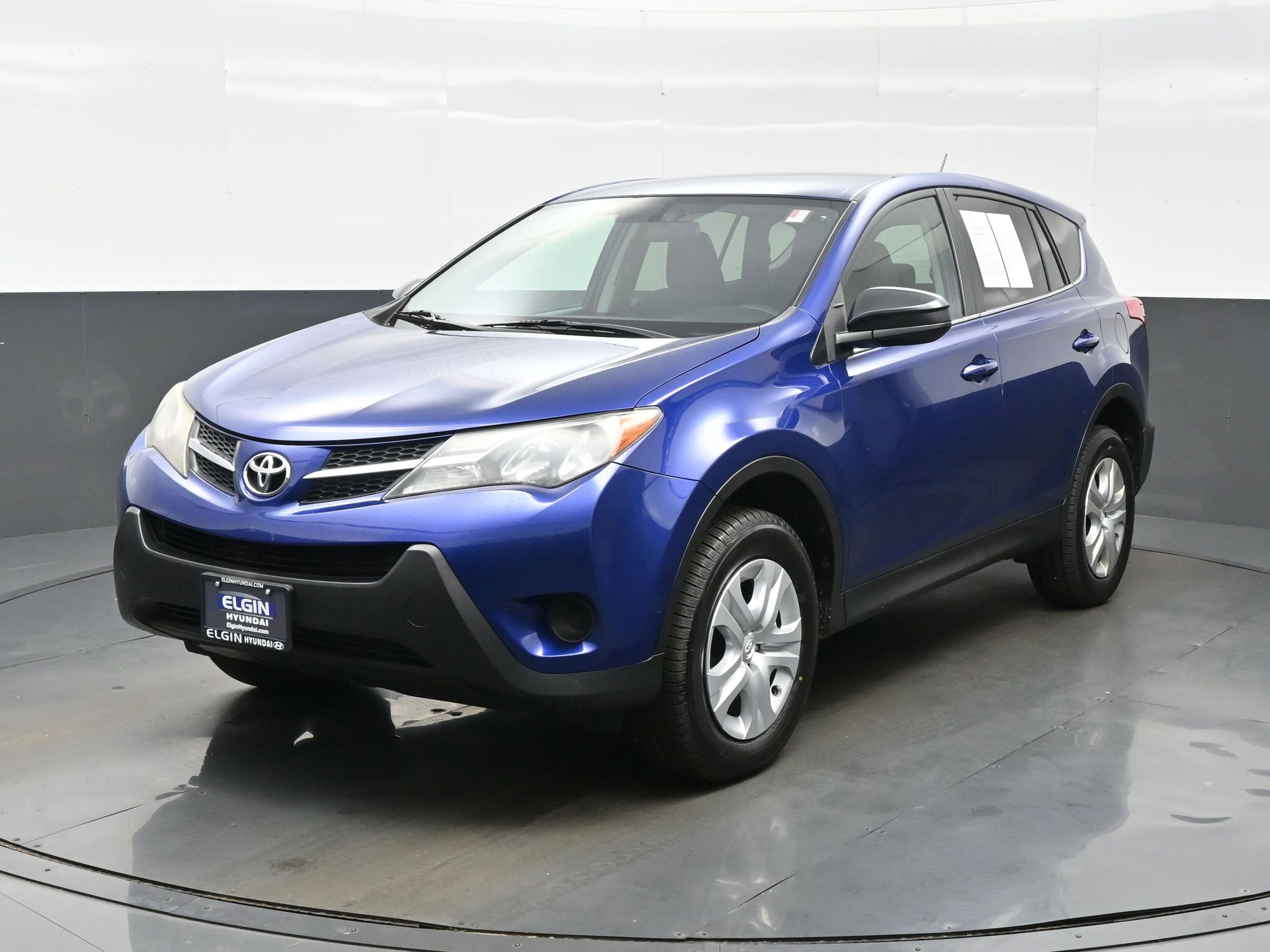 Used 2015 Toyota RAV4 LE AWD/4WD image 2