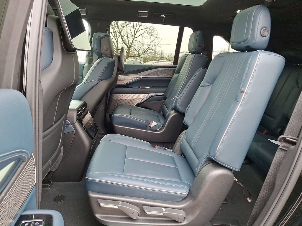 New 2025 Cadillac Escalade IQ Luxury 2 image 28