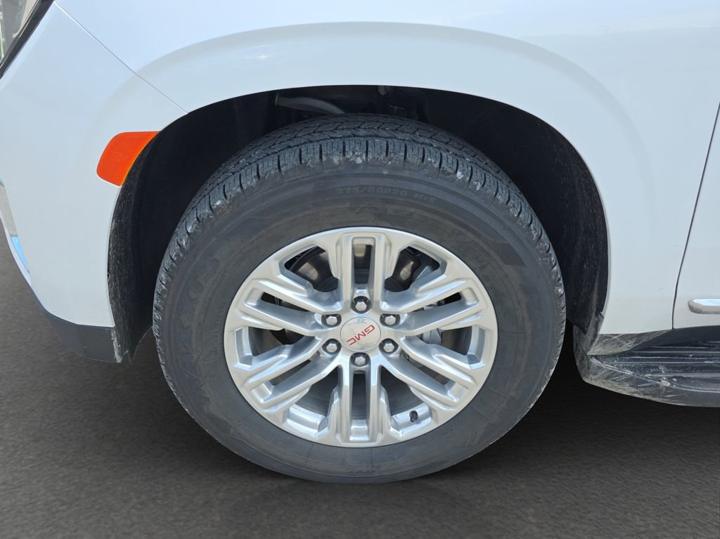Used 2024 GMC Yukon XL SLT w/ SLT Luxury Package AWD/4WD image 4