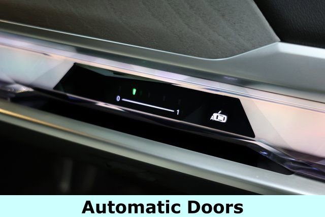 Used 2024 BMW 760i xDrive w/ Executive Package image 37
