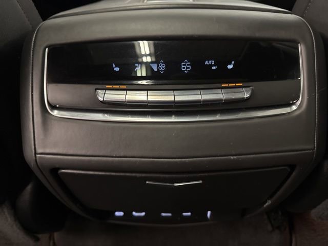 Used 2022 Cadillac Escalade ESV Sport Platinum w/ LPO, ONYX Package AWD/4WD image 22