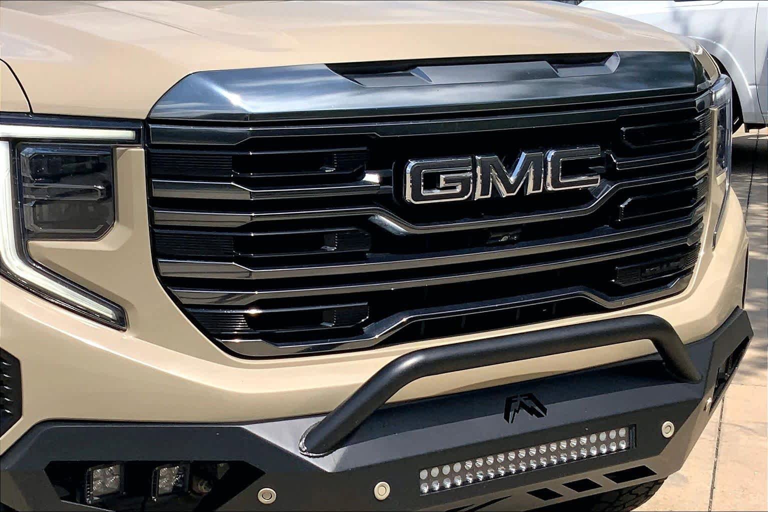 Used 2023 GMC Sierra 1500 AT4 w/ AT4 Premium Package AWD/4WD image 29