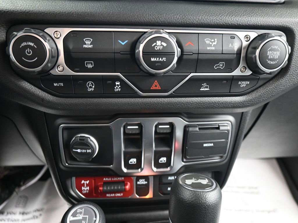 Used 2025 Jeep Wrangler Sport image 20