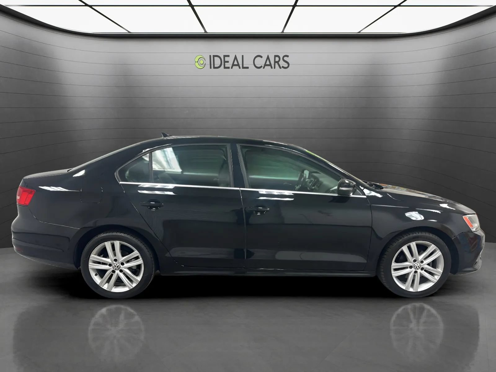 Used 2015 Volkswagen Jetta SEL FWD image 4