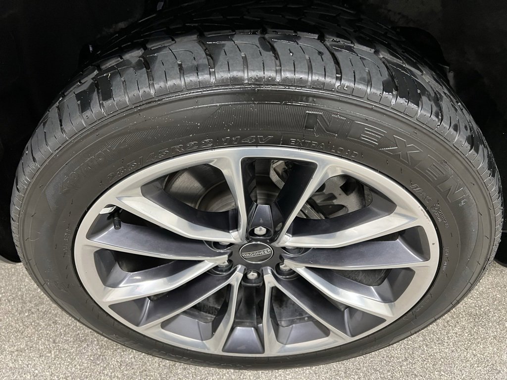 Used 2023 Jeep Wagoneer L Series III w/ Premium Group I image 19