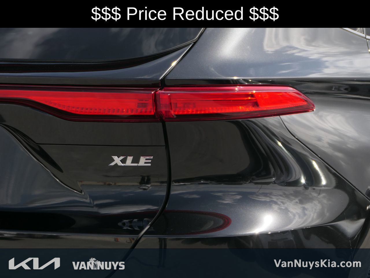 Used 2024 Toyota Venza XLE image 4