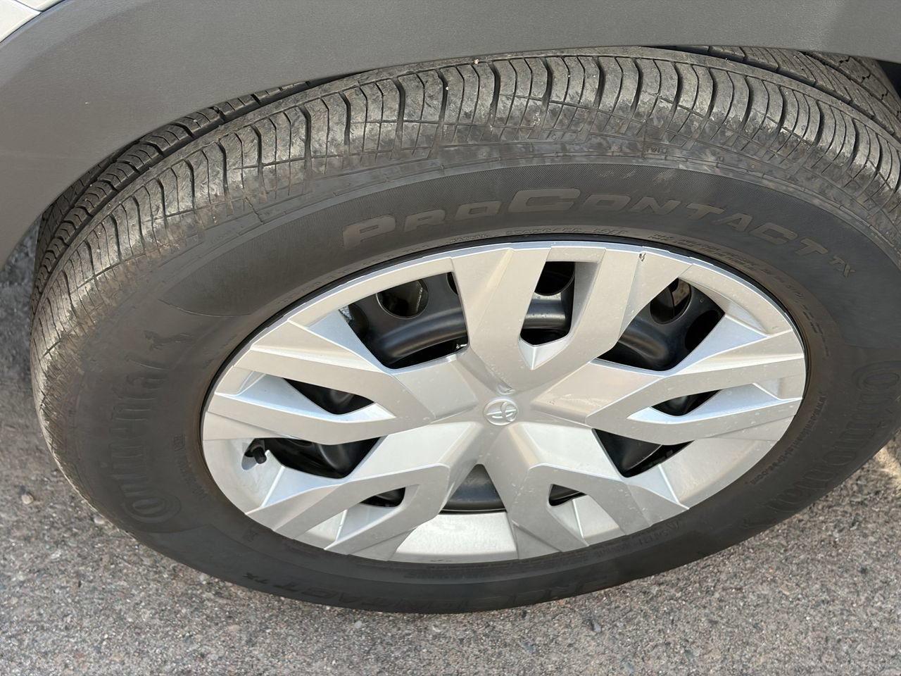 Used 2026 Toyota Corolla Cross L FWD image 5