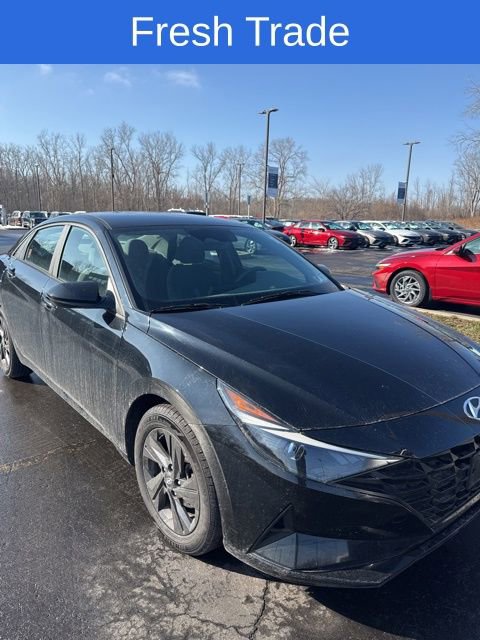 Used 2023 Hyundai Elantra SEL w/ Cargo Package image 5