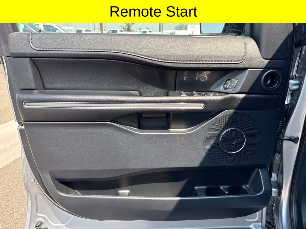 Used 2020 Ford Expedition Max XLT w/ Equipment Group 202A AWD/4WD image 14