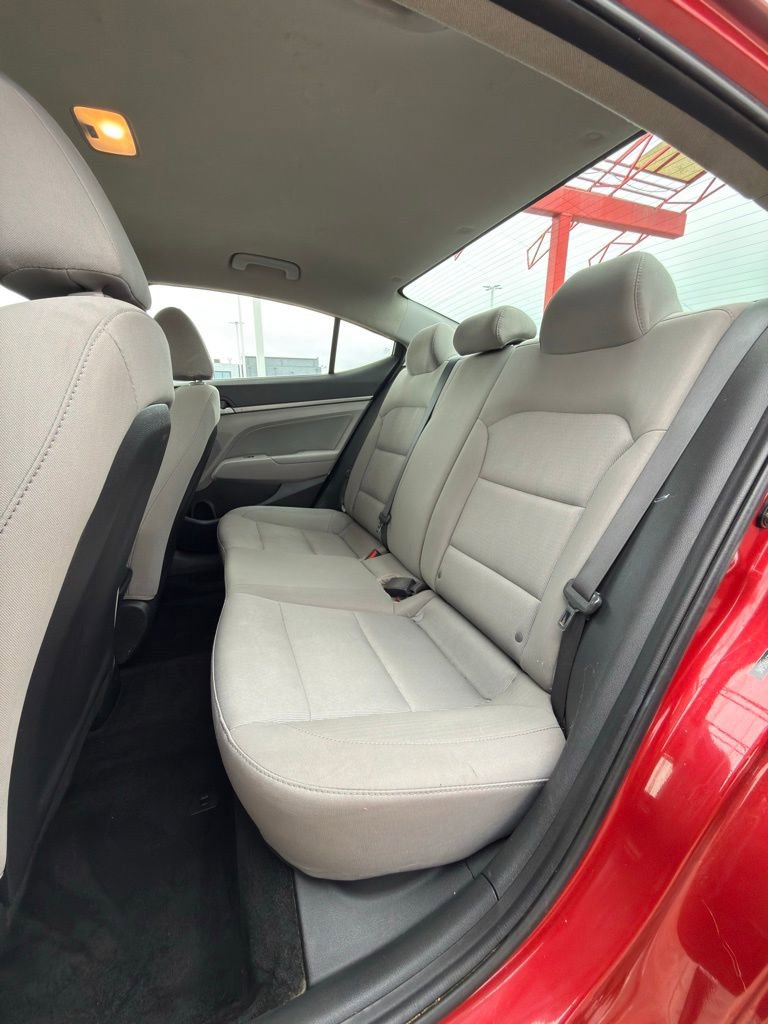 Used 2017 Hyundai Elantra SE image 21