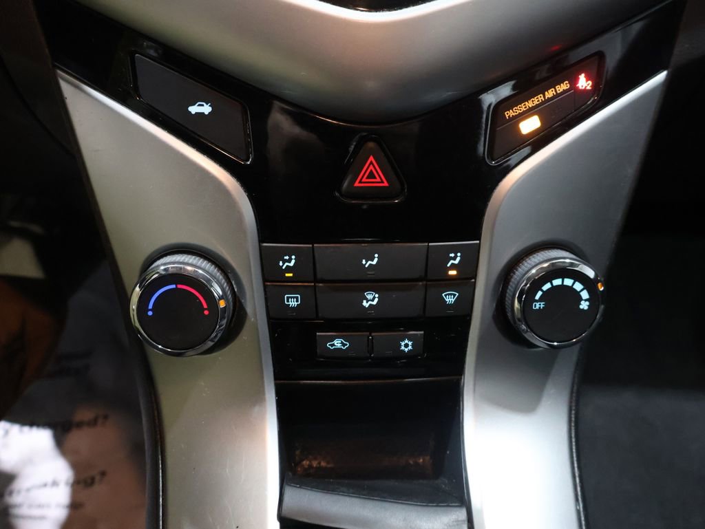 Used 2015 Chevrolet Cruze LT image 26