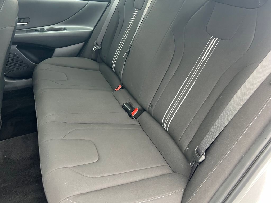 Used 2024 Hyundai Elantra SEL image 12