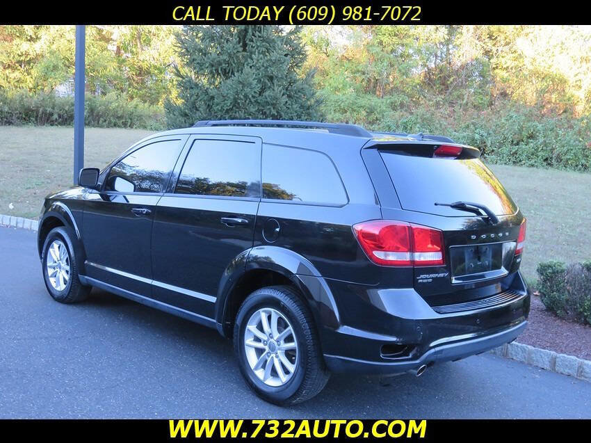 Used 2015 Dodge Journey SXT w/ Flexible Seating Group image 10
