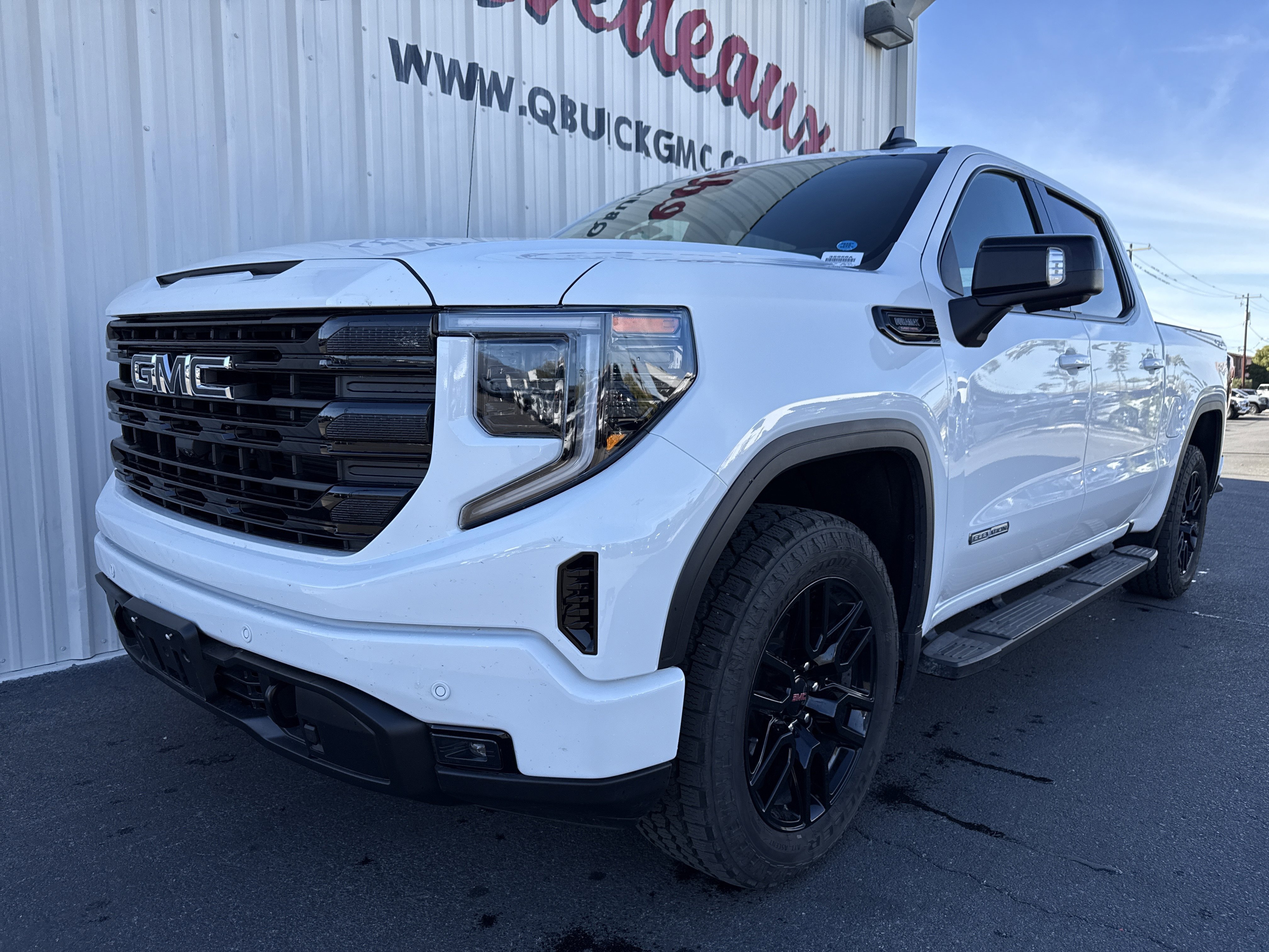 Used 2025 GMC Sierra 1500 Elevation w/ Elevation Premium Package image 7