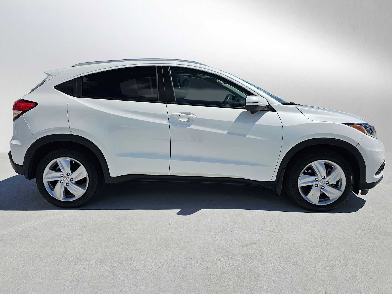Used 2019 Honda HR-V EX image 2
