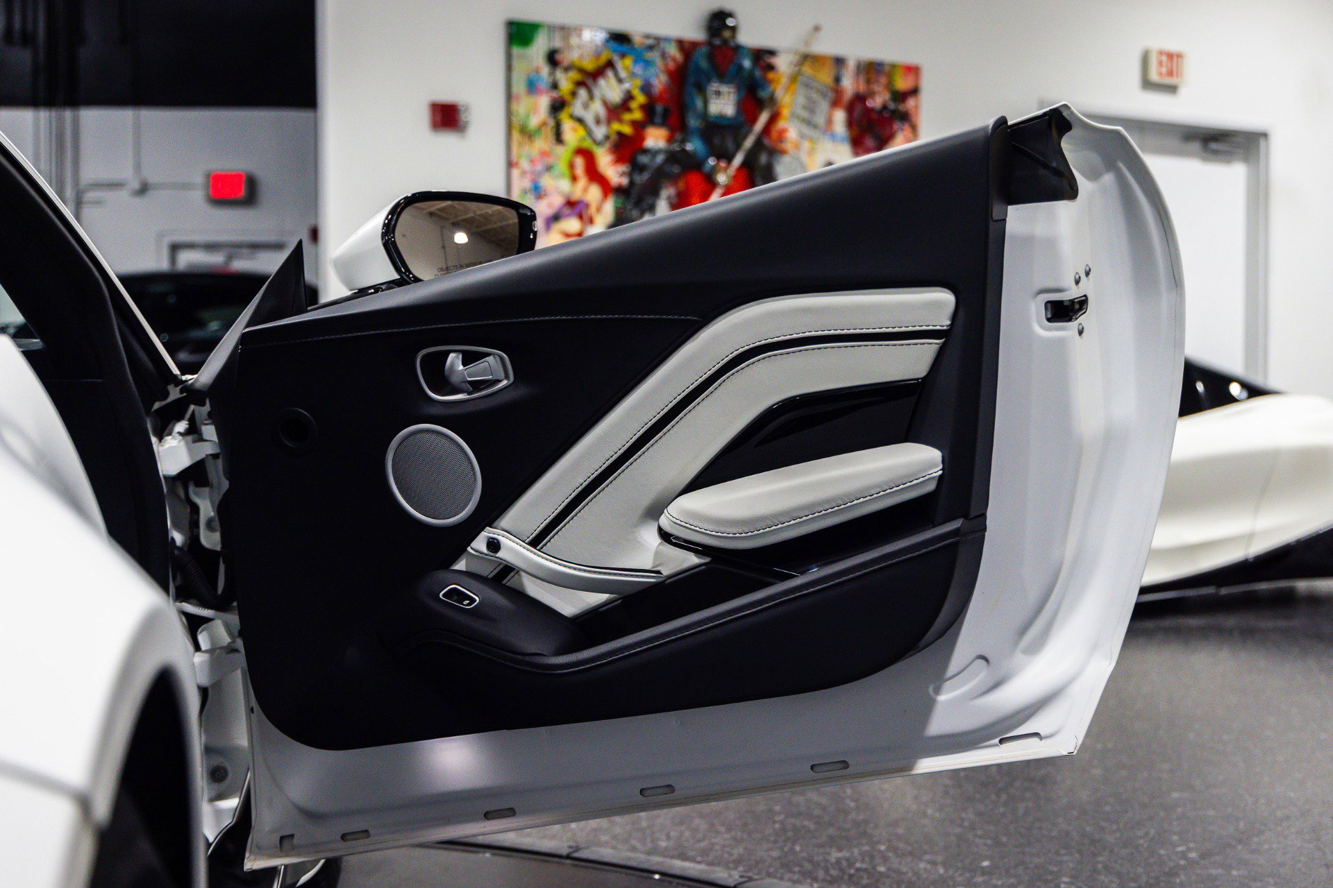 Used 2023 Aston Martin V12 Vantage image 20