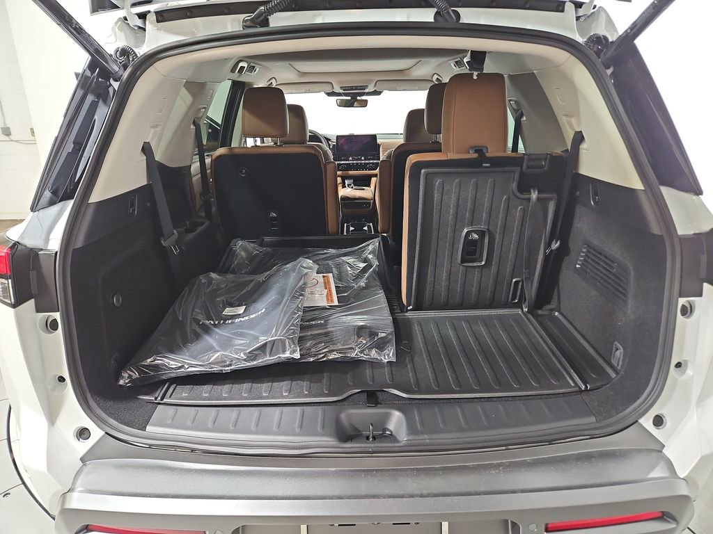 New 2026 Nissan Pathfinder Platinum AWD/4WD image 22