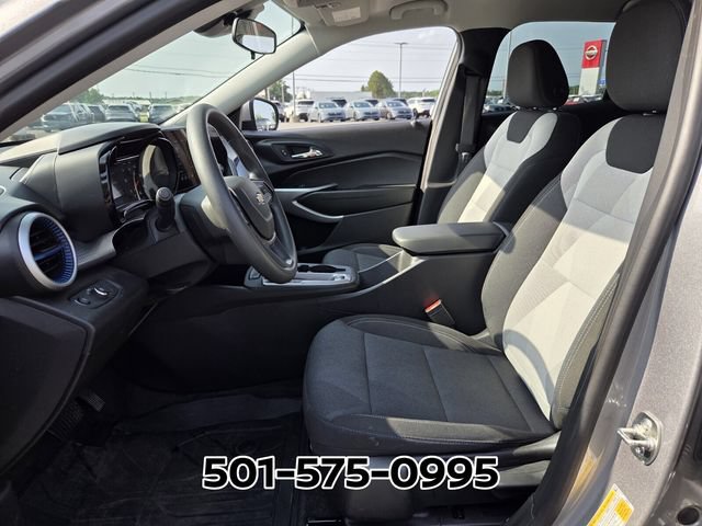 Used 2026 Chevrolet Trax LS w/ LS Convenience Package FWD image 9