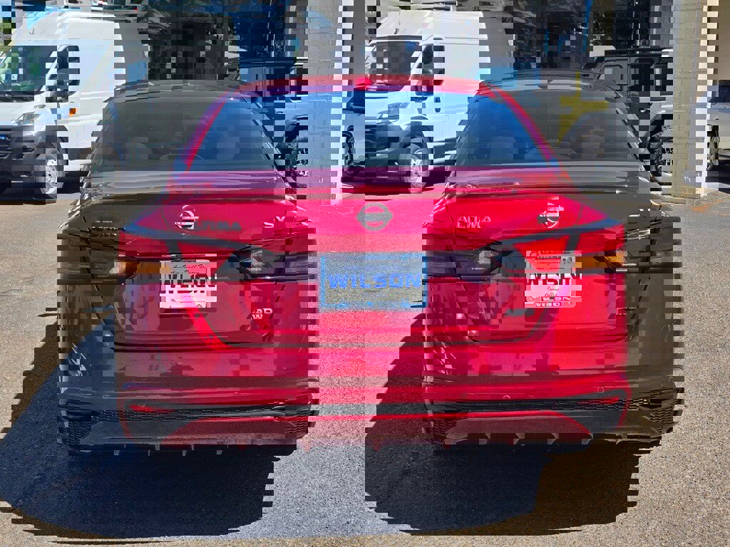 Used 2024 Nissan Altima 2.5 SV image 4