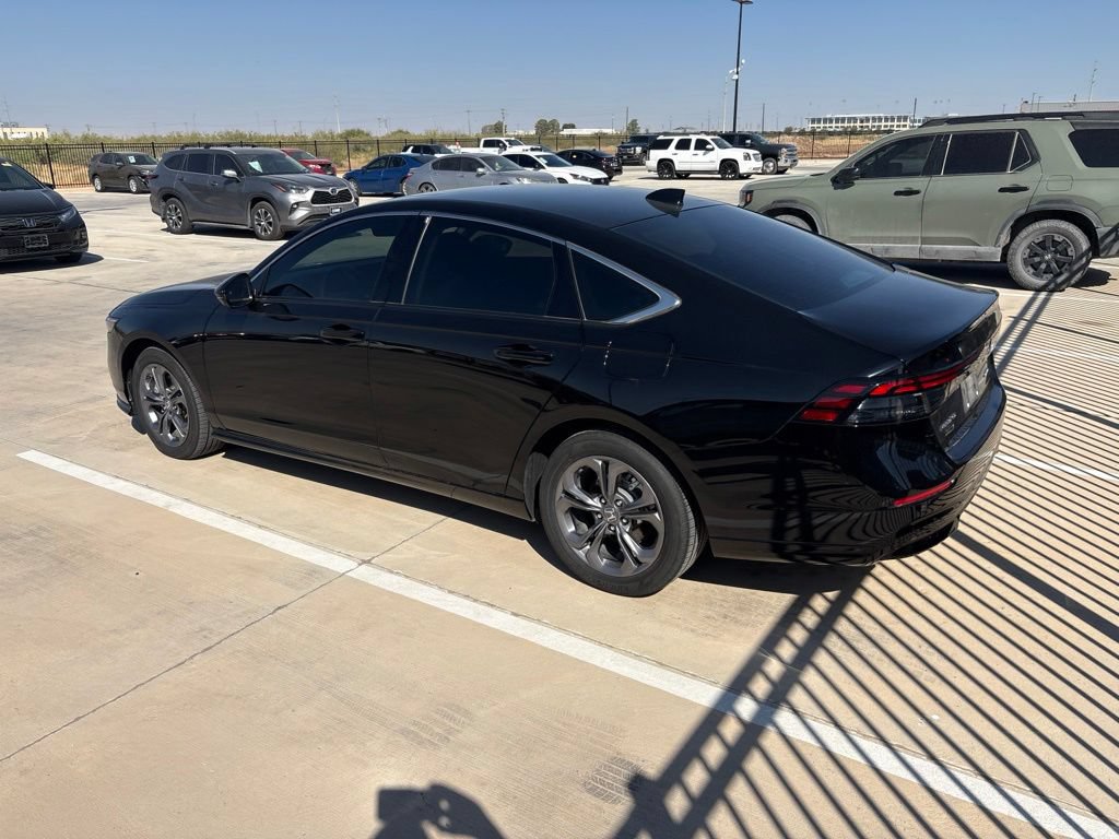 Used 2025 Honda Accord EX-L image 2