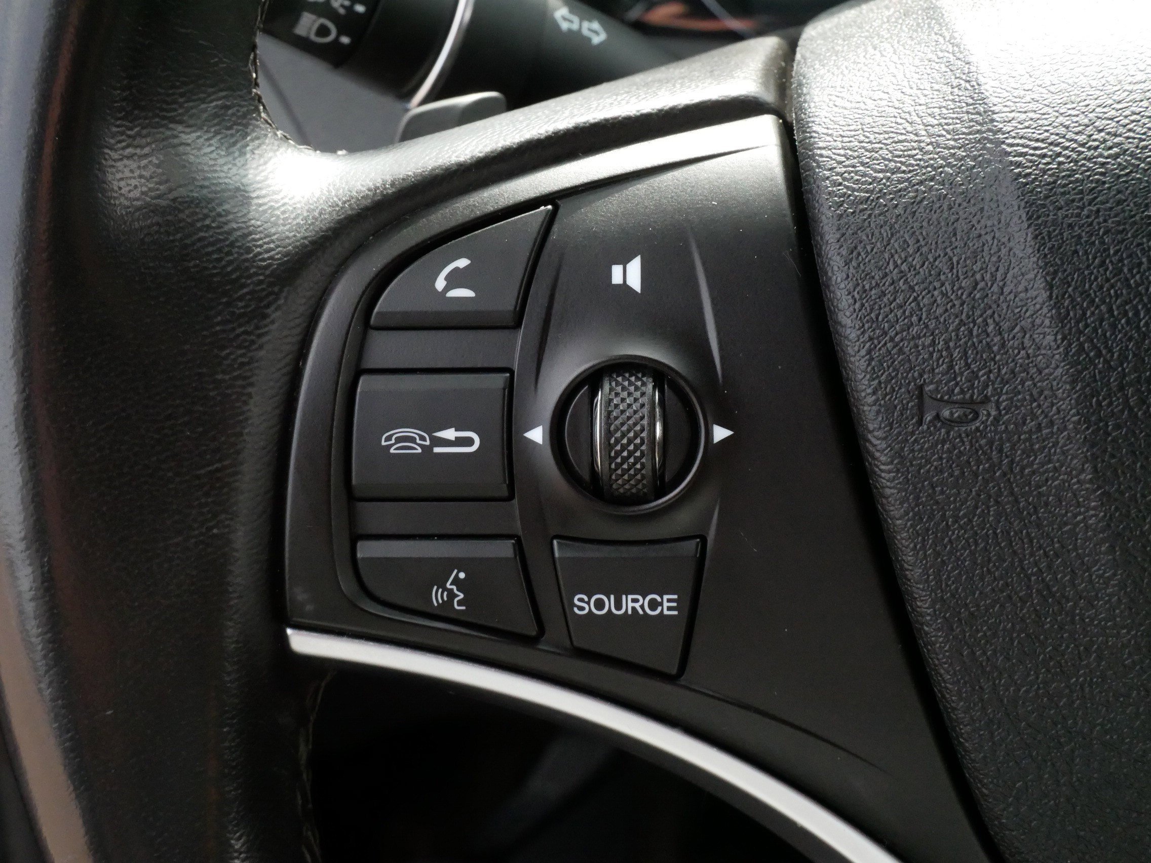 Used 2014 Acura MDX SH-AWD image 25