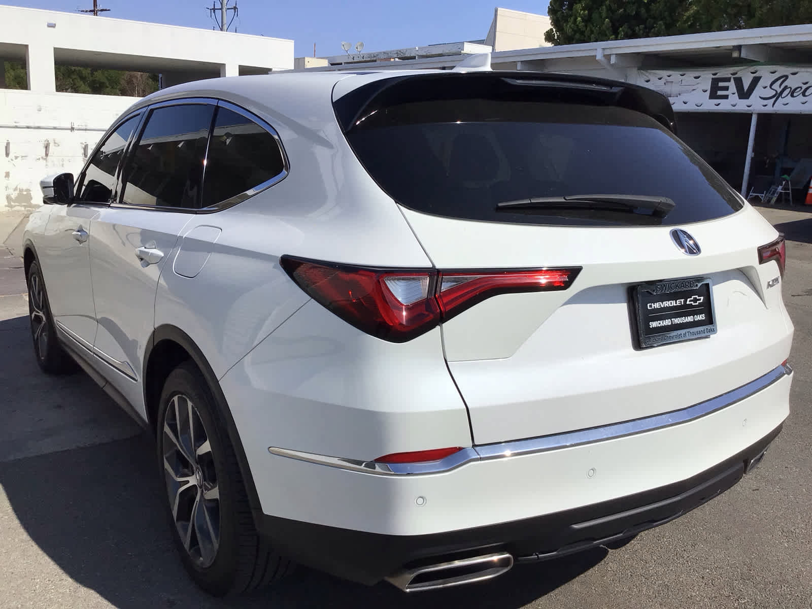 Used 2023 Acura MDX FWD w/ Technology Package image 3
