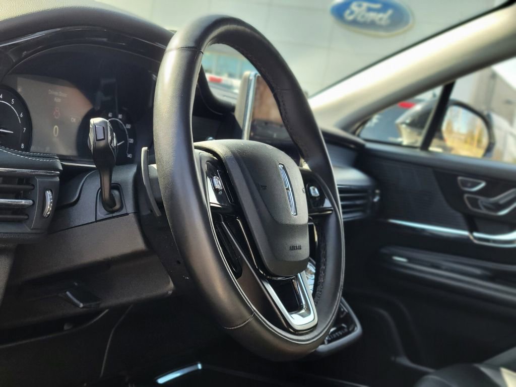 Used 2022 Lincoln Corsair AWD w/ Equipment Group 101A image 17