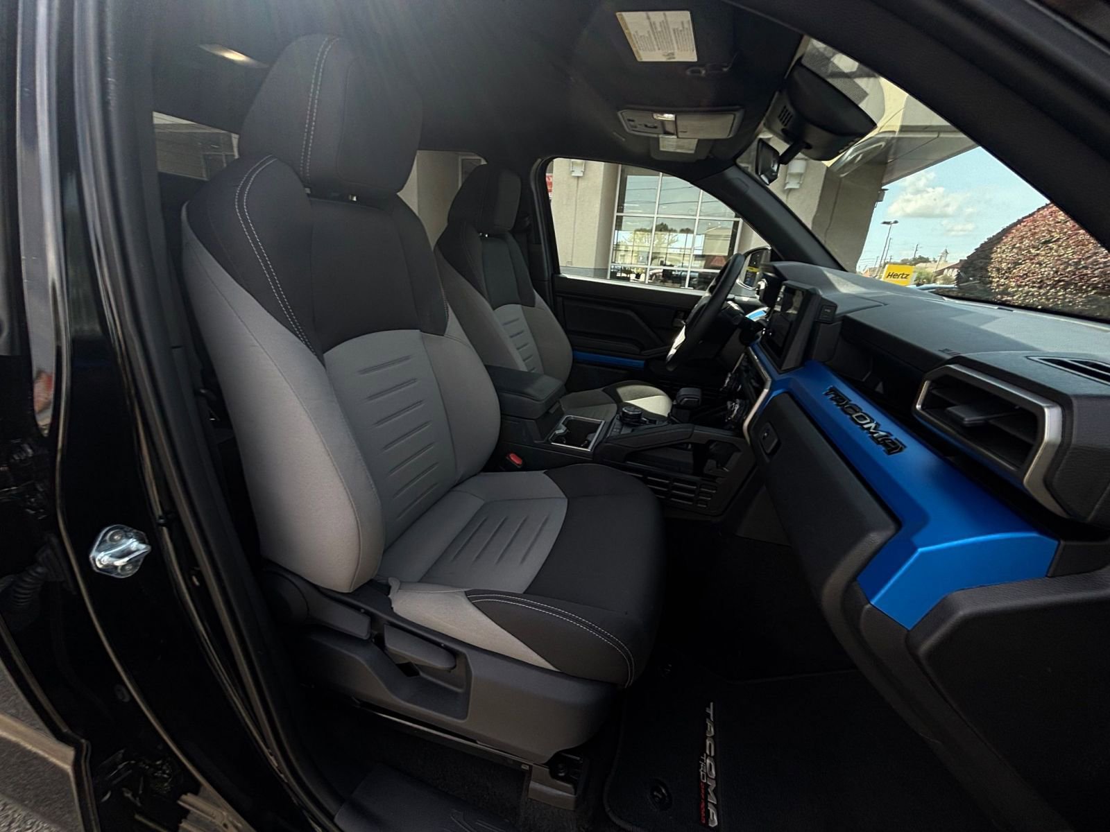 Used 2025 Toyota Tacoma TRD Off-Road image 39